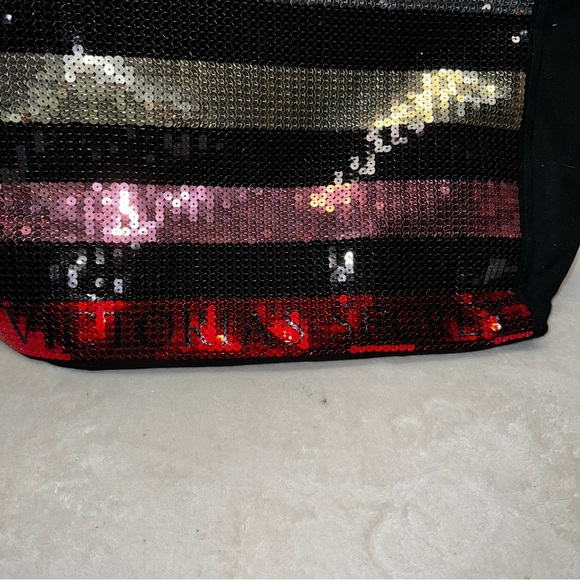 Large Victoria's Secret Tote Duffle Travel  Bag Sequins Gold Pink - Picture 2 of 8